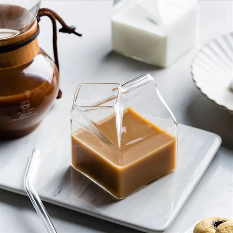 Kastenförmiger 300 ml kreativer transparenter Milchbecher
