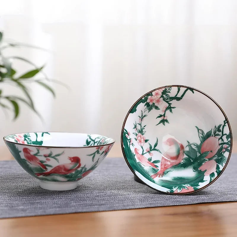Teeschale aus handbemalter Keramik