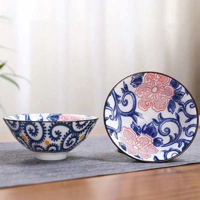 Teeschale aus handbemalter Keramik
