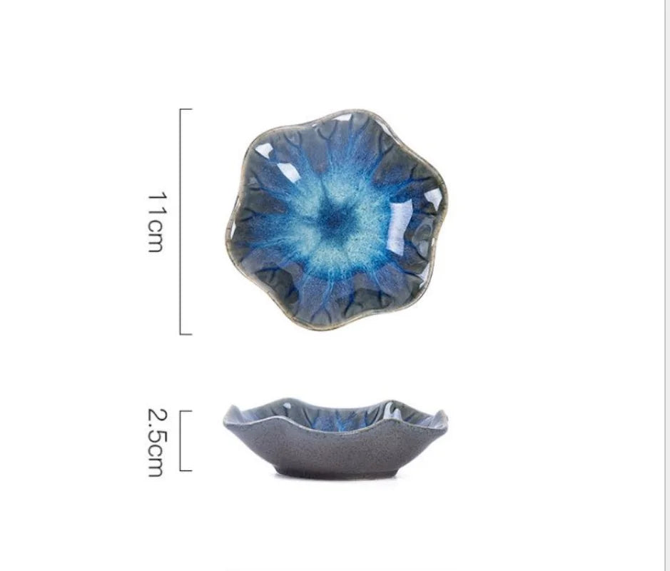 Keramikteller mit Gewürzblumen