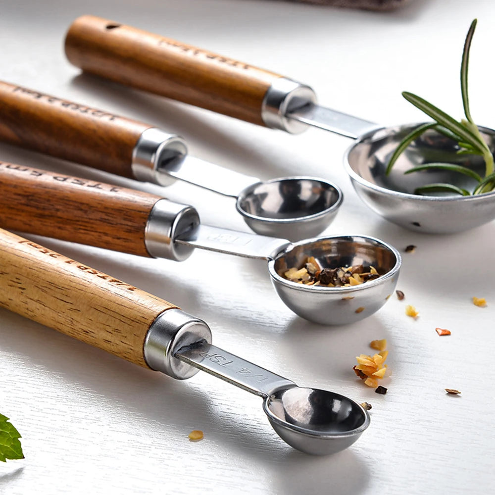 Messlöffel-Set aus Edelstahl mit Holzgriff