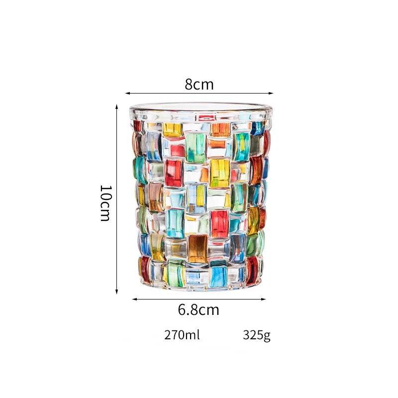 Buntes, altmodisches Whiskyglas aus Kristall