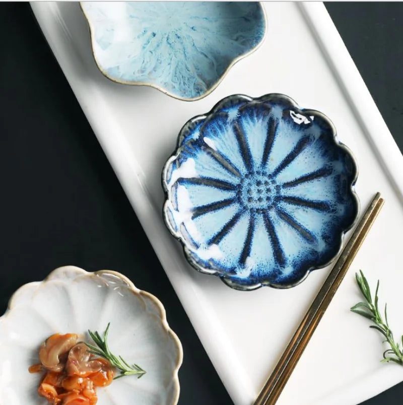 Keramikteller mit Gewürzblumen