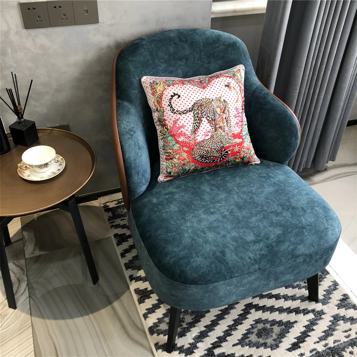 Kissenbezug aus Seide mit Leopardenmuster