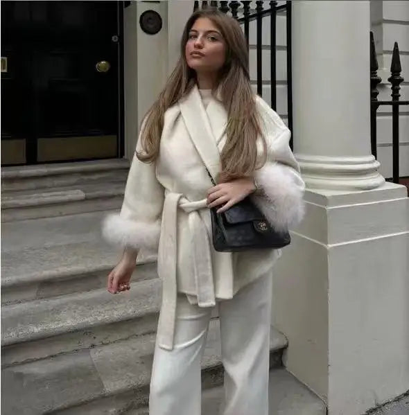 Elegant Revers Collar Jacket with Faux Fur